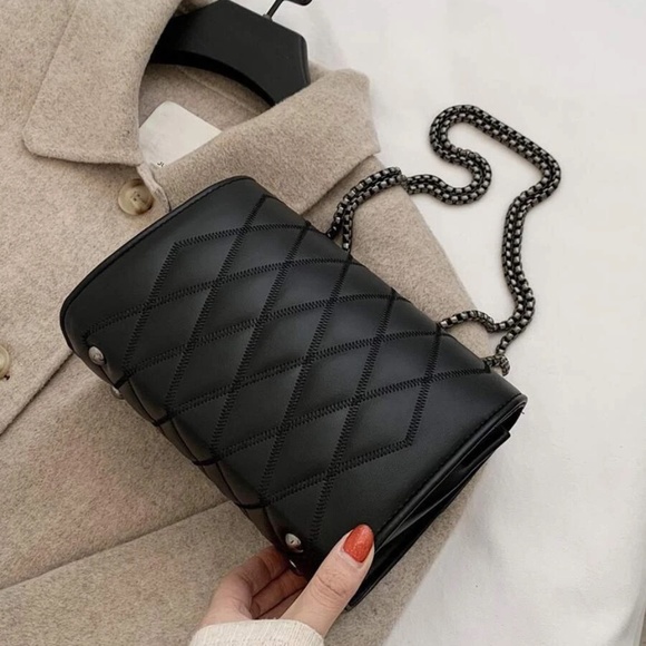 Studded Black Chain Shoulder Evening Shoulder Bag - Picture 3 of 6